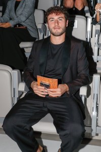 Emporio Armani RTW Spring 2022