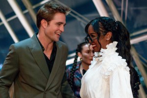 Robert Pattinson, H.E.R.