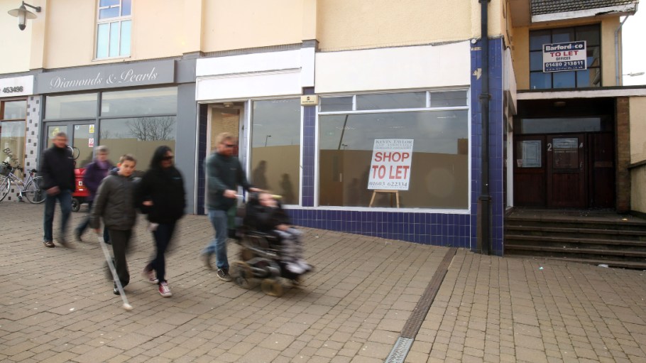 UK retail saw a decline of 5,251 net store closures for the first 6 months of 2021, with apparel and department stores the biggest losers.