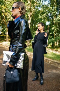 Street Style at Paris Fashion Week Spring 2022