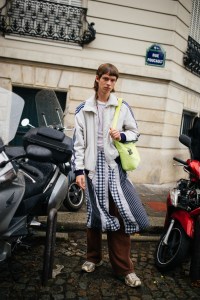 Street Style at Paris Fashion Week Spring 2022