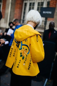 Street Style at Paris Fashion Week Spring 2022