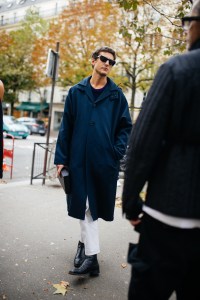 Street Style at Paris Fashion Week Spring 2022