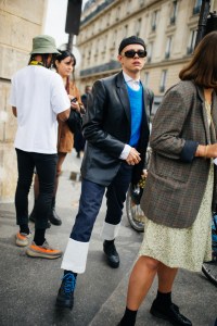 Street Style at Paris Fashion Week Spring 2022
