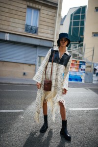 Street Style at Paris Fashion Week Spring 2022