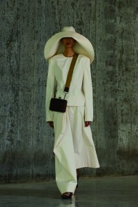 Uma Wang RTW Spring 2022
