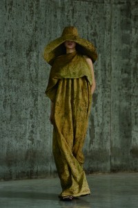 Uma Wang RTW Spring 2022