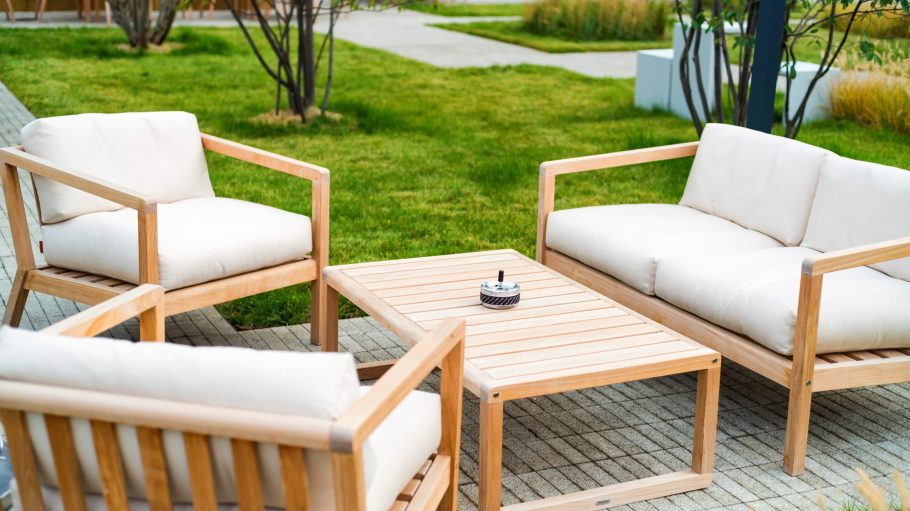 The outdoor furniture market is seeing robust growth.