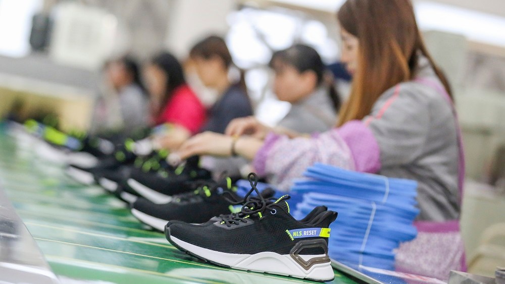 While production problems in Vietnam might not have shown up yet in import data, U.S. footwear imports continue to rise.