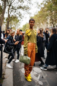 Street Style at Paris Fashion Week Spring 2022
