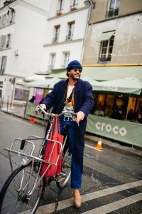 Street Style at Paris Fashion Week Spring 2022