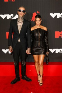 Travis Barker and Kourtney Kardashian attend the 2021 MTV Video Music Awards, VMAs, at Barclays Center in Brooklyn, New York, USA, on 12 September 2021. Photo by: Hubert Boesl/picture-alliance/dpa/AP Images