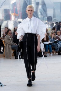 Alexander McQueen RTW Spring 2022