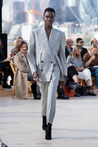 Alexander McQueen RTW Spring 2022