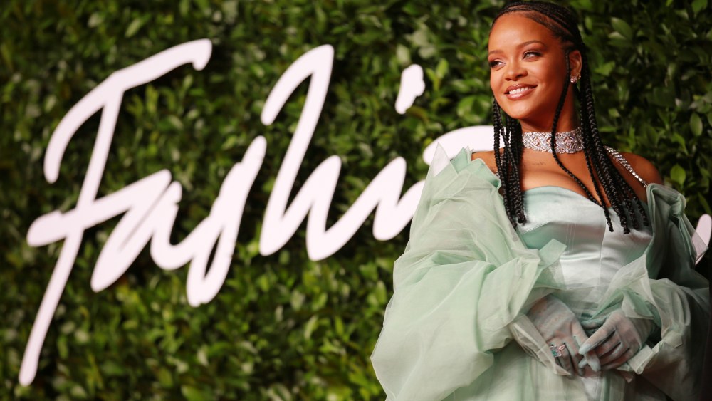 rihanna Fashion Awards 2019