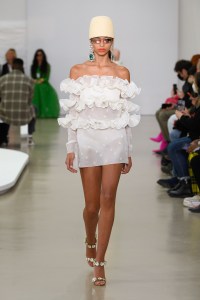 Giambattista Valli RTW Spring 2022