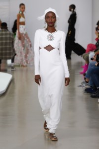 Giambattista Valli RTW Spring 2022
