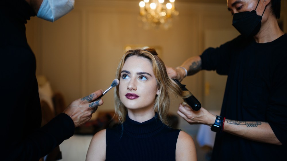Getting ready with Grace Van Patten.