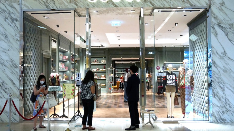 A Q3 spike in Asian Covid cases hurt growth at Gucci, while North American and European sales gave Yves Saint Laurent a 27.8% uptick.