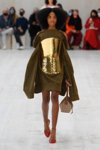 Loewe RTW Spring 2022
