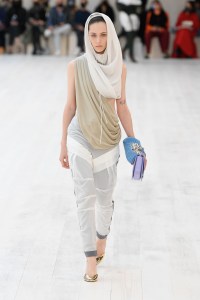 Loewe RTW Spring 2022