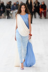 Loewe RTW Spring 2022