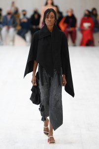 Loewe RTW Spring 2022