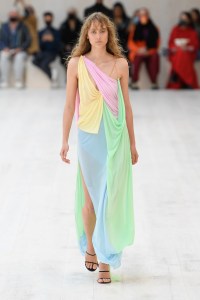 Loewe RTW Spring 2022