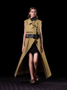 Sacai RTW Spring 2022