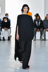 Shang Xia RTW Spring 2022
