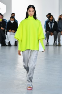 Shang Xia RTW Spring 2022
