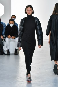 Shang Xia RTW Spring 2022