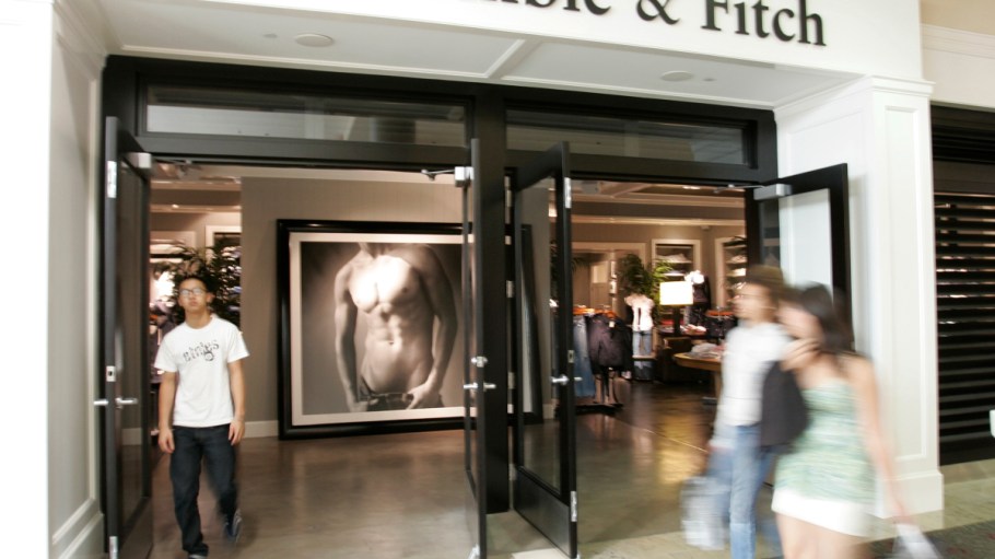 Abercrombie is opening a new 715,000-square-foot distribution center in Goodyear, Ariz. with GXO Logistics, targeting West Coast consumers.