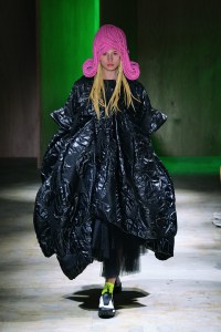 Comme des Garçons RTW Spring 2022