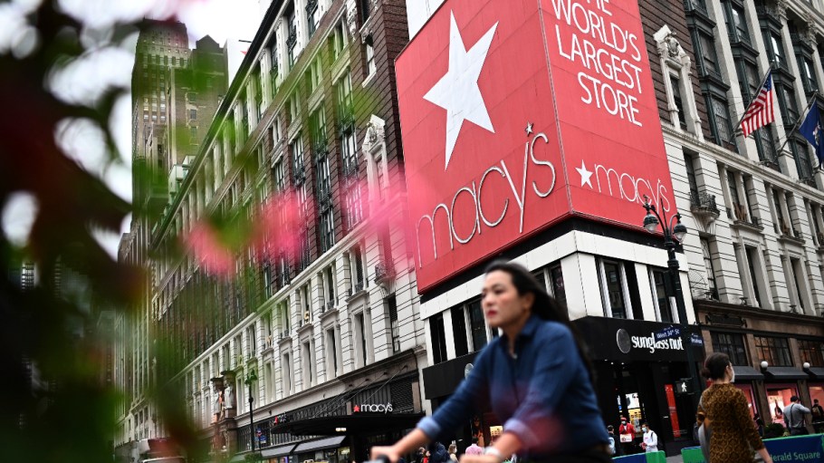 Macy's expects to reach $10 billion in online sales by 2023, and that has gotten the attention of Jana Partners.