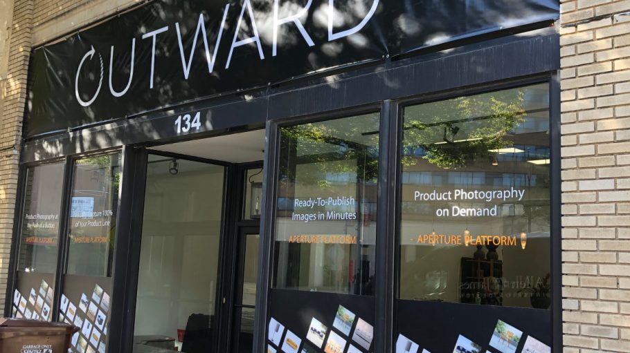 Williams-Sonoma's Outward 3D imaging and augmented reality platform helps furniture makers and retailers create professional product images.