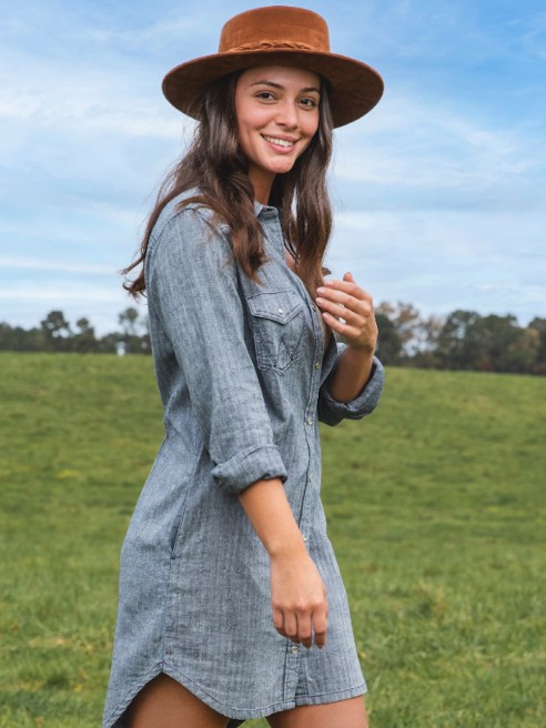 Wrangler’s Spring 2022 men’s and women’s collections home in on its Western heritage and love of the outdoors in honor of 75 years.