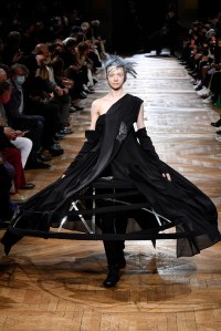 Yohji Yamamoto RTW Spring 2022