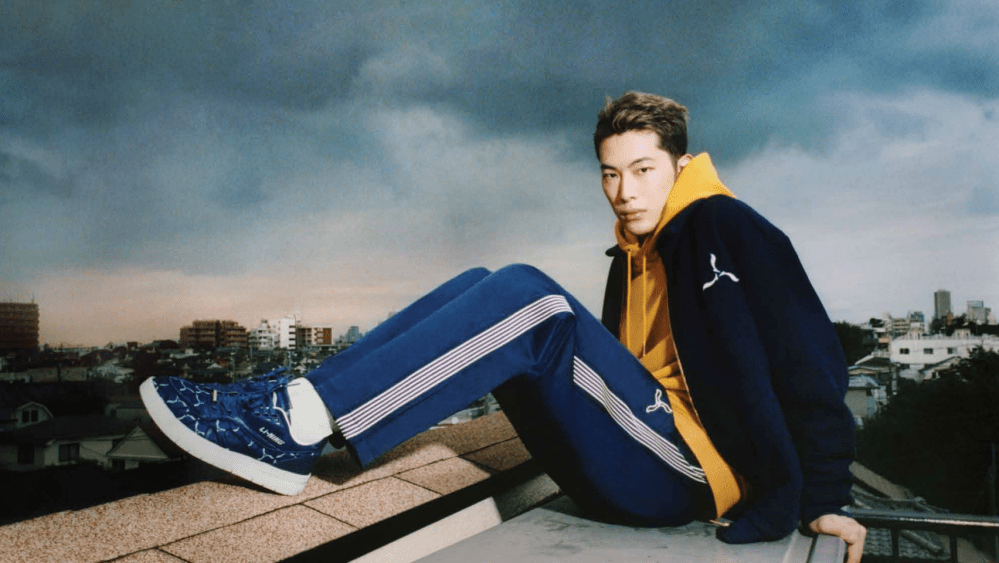 A image from Li-Ning 1990's lookbook