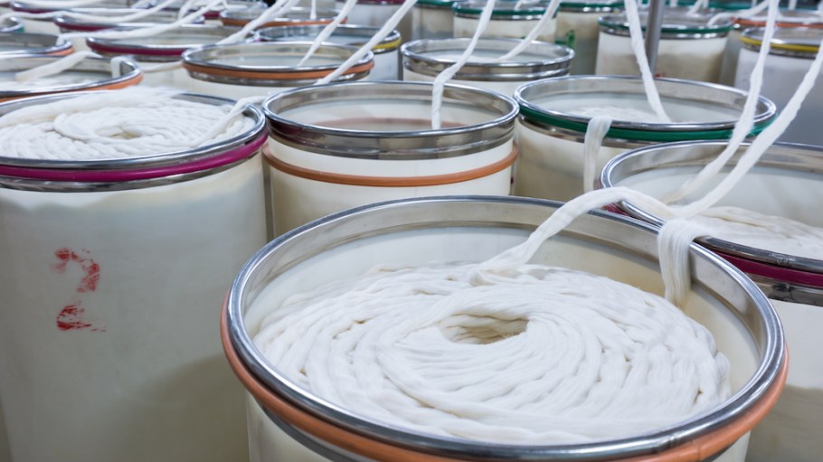 Mills like Al Muqeet Textile (Pvt.) Ltd. look to COTTON USA SOLUTIONS™ for greater profitability and productivity and the latest techniques.