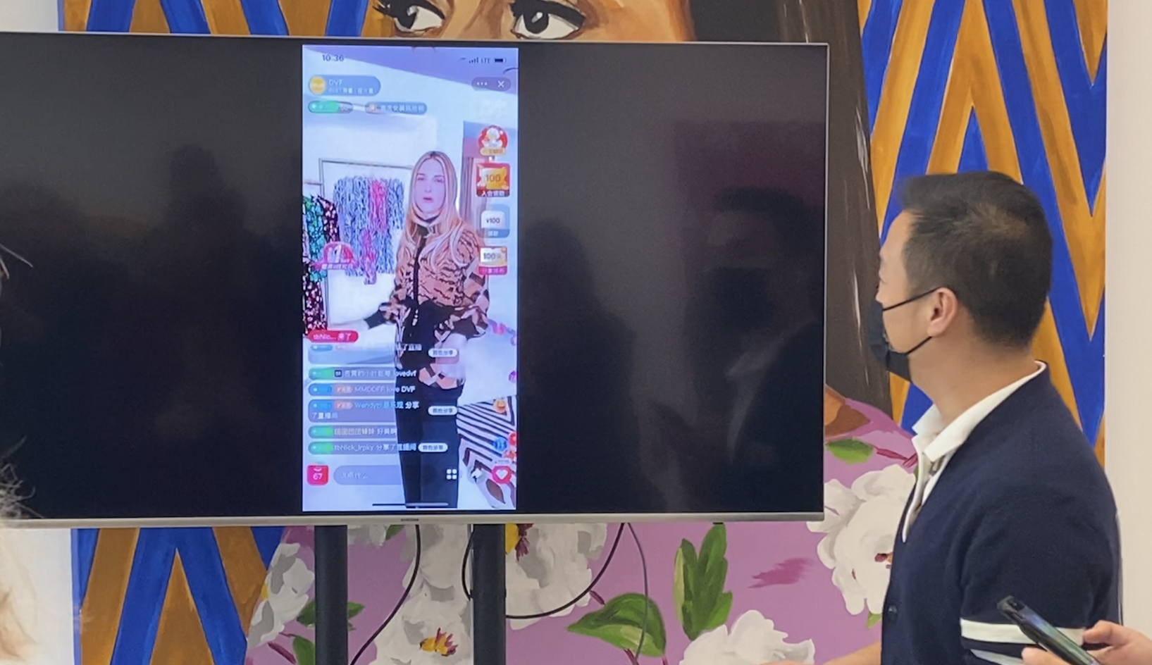 To kick off the 11.11 event, DVF CEO and president Gabby Hirata and Diane’s granddaughter, Talita von Furstenberg, hosted the stream throughout the store, showcasing some of the dresses and jackets that the brand was offering via Alibaba Cloud’s livestreaming platform.