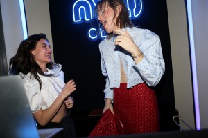 Rainey Qualley and Tommy Dorfman