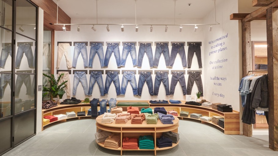 Reclaimed materials, sustainable packaging and local design are some of the elements in AE77’s second store at the King of Prussia mall.'s King of Prussia store