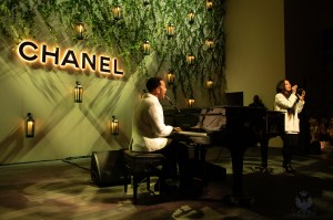 John Legend performing with Faouizia