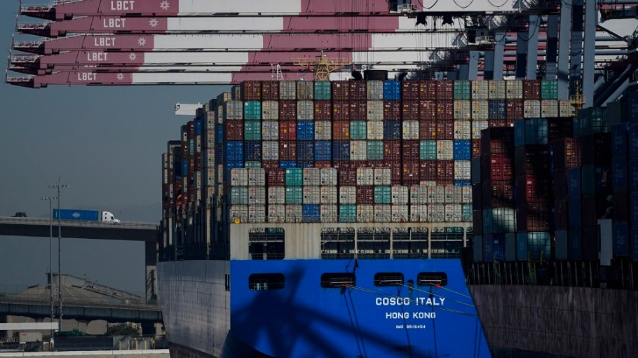 Global merchandise trade is slowing, with production and supply disruptions dampening growth, the new WTO Goods Trade Barometer indicated.