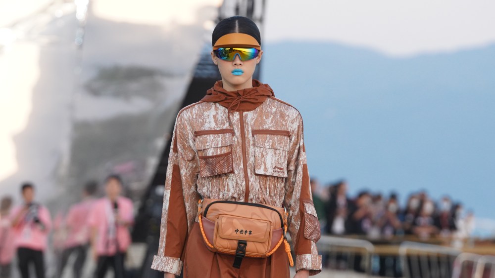 A look from Li-Ning spring 2022 collection