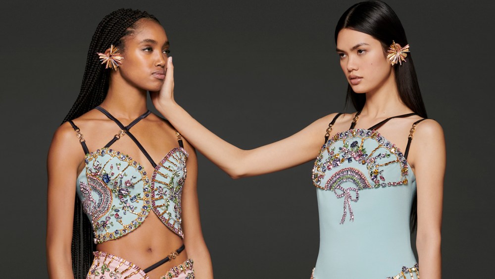 Versace Pre-Fall 2022