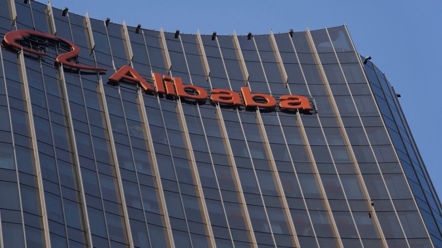 Alibaba, Torrid and Figs named new CFOs, DHL announced a CEO succession plan and Melissa Lowenkron was named Fossil brand SVP and GM.