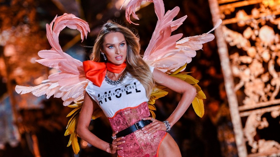 NY: Victoria's Secret Fashion Show - Runway