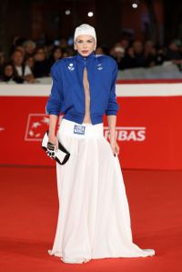 ROME, ITALY - OCTOBER 20: Julia Fox attends the "The Trainer" red carpet during the 19th Rome Film Festival at Auditorium Parco Della Musica on October 20, 2024 in Rome, Italy. (Photo by Vittorio Zunino Celotto/Getty Images)
